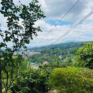 Mount Palace Bed and breakfast Kandy